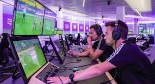 骑士全队首节手感不佳，投篮仅25投8中&已落后老鹰10分