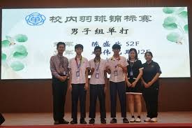 一个是正常比赛随便打，一个是摆拍，能放一起比较？？？仙人只是视频拍的好，实战连个黄毛都打不过[汗了]／／[@一辈子￡绝对]：这杆法和仙人有一拼了